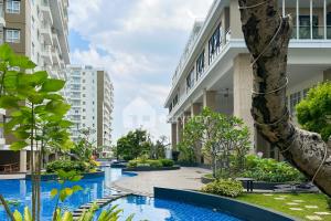 a view of the courtyard of a building at Eazystay Gateway Pasteur Apartment in Bandung