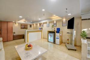 TV/trung tâm giải trí tại Qotel Signature Lavish Rajouri Garden New Delhi
