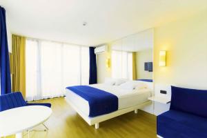 Billede fra billedgalleriet på Breathtaking Sea View Aparthotel In Orbi City Batumi i Batumi