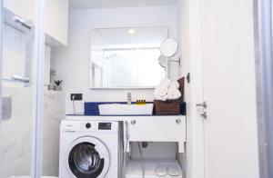 Billede fra billedgalleriet på Breathtaking Sea View Aparthotel In Orbi City Batumi i Batumi