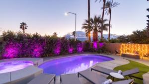 Πισίνα στο ή κοντά στο Calypso by AvantStay Entertainer’s Paradise Pool Hot Tub Putting Green