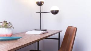 Φωτογραφία από το άλμπουμ του Sleeps 8 4 SoBro Suites w Kitchens Modern Touches – by AvantStay στο Νάσβιλ +2 φωτογραφίες