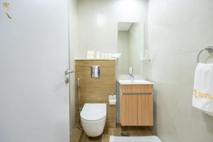 Phòng tắm tại Spacious 4BR Oasis - Luxurious & Cozy in Masdar City