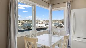 En balkon eller terrasse på The Edgewater Condos by AvantStay Waterfront Views and Short Walk to Beach