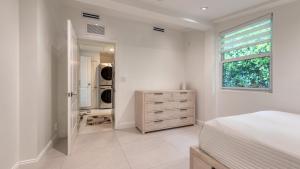 Imagine din galeria proprietății Luxury Waterfront Home w Pool Hot Tub Dock Near Las Olas Gulfstream în Fort Lauderdale +34 fotografii