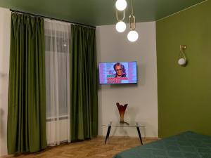 Φωτογραφία από το άλμπουμ του Затишні апартаменти в центрі σε Στρίι