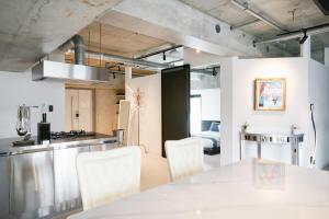 Η κουζίνα ή μικρή κουζίνα στο Modern Palazzo住吉