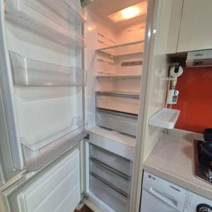 Kuchyň nebo kuchyňský kout v ubytování Gildong Station 3 minutes OlympicPark Concert KSPODOME LotteTower JYP HangangPark