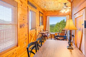 Galería fotográfica de Stunning Views!Centrally-located bwGB&PF, PetFriendly with Freetickts2Dollywood,Anakeesta,Aquarium! en McCookville