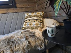 Postel nebo postele na pokoji v ubytování Lapland Landscape XL Cabin with Nature View, Sauna, Fireplace & Kitchen, Sodankylä, Luosto, Fell Village