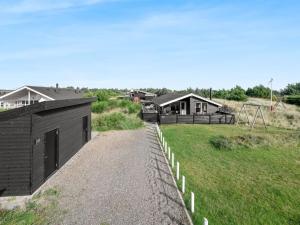 Το κτήριο όπου στεγάζεται  η παραθεριστική κατοικία +37 φωτογραφίες