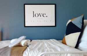 Foto de la galería de Zigzag Tower A- Affordable, 2 Bedroom Apartment, Sea View at Pearl 303A en Doha