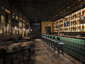 Лаундж или бар в Zigzag Tower A- Affordable, 2 Bedroom Apartment, Sea View at Pearl 303A