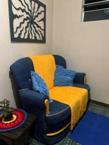 Χώρος καθιστικού στο Challet pequeno a 60 metros do Centrinho