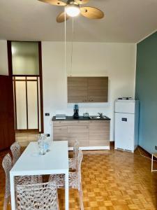 Η κουζίνα ή μικρή κουζίνα στο IEO Benvenuti da Tomas & Anna