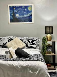 Imagen de la galería de Affordable 2BR Near Airport with WiFi, Netflix and Pool, en Mactan