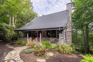 a small cottage in the woods at Scarborough Fair in Banner Elk