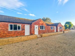 WalcotにあるCatley - Uk49439の赤レンガ造りの家