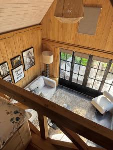 Ένα ή περισσότερα κρεβάτια σε δωμάτιο στο Green Oak House