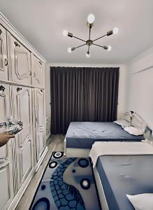 Gallery image of شقه بالشيخ زايد بكمبوند جنه غرفتين وغرفه ليفينج و حمامين in Sheikh Zayed