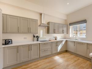 Gallery image of No 1 - Sandown Park - Uk47935 in Oswestry