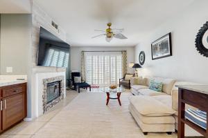 Χώρος καθιστικού στο Tennis Lookout