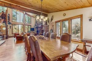 Φωτογραφία από το άλμπουμ του Tahoe Timber Retreat σε Carnelian Heights