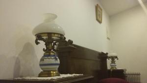 un vase assis au-dessus d'une table dans l'établissement Casa Boavista, à Paredes de Coura