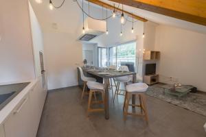 Gambar di galeri bagi L'Elegance - Appartement de charme aux pieds de la montagne du Taillefer di Duingt