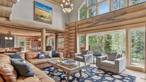Χώρος καθιστικού στο Twin Eagles Lodge