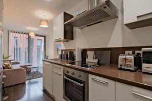 Køkken eller tekøkken på Manchester Arndale apartment