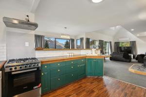 Η κουζίνα ή μικρή κουζίνα στο Woodbury Retreat Panoramic Views