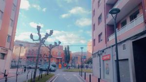 バラカルドにあるSagastiの建物のある街並み