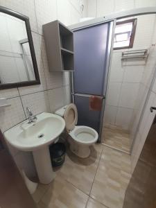 Ένα μπάνιο στο Casa Azul aconchegante, próx. a praia, Wi-Fi 300mb +17 φωτογραφίες