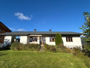 Το κτήριο όπου στεγάζεται  η παραθεριστική κατοικία