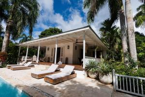 Πισίνα στο ή κοντά στο Modern villa with private pool 1 km from the beach samana