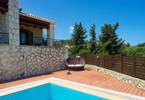 Gallery image of Villa Petalouda in Tragaki