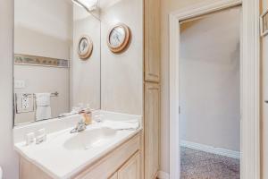 Ένα μπάνιο στο Casa Emilio II Condominiums 201C +22 φωτογραφίες