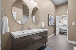 Ένα μπάνιο στο Stylish Church Conversion Walk To Lohi +37 φωτογραφίες