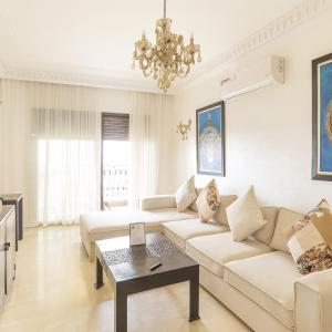 Гостиная зона в Majorelle Aparts Heart of City-Only Familys-