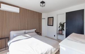 Postel nebo postele na pokoji v ubytování Pet Friendly Home In Utrecht With Wifi + 29 fotografií