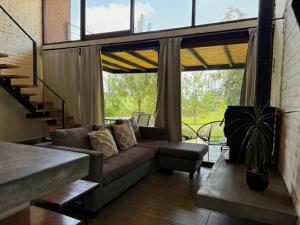 Χώρος καθιστικού στο Loft Lobo Tapalpa