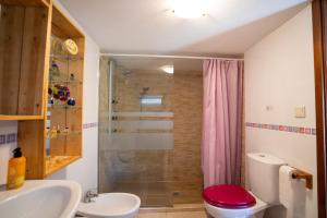 Koupelna v ubytování Casa Amarela + 26 fotografií