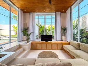 Posezení v ubytování Luxury Beachside 3BD Villa with Pool & Rooftop Seseh