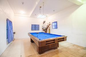 O masă de biliard de la Sheldan 2 Private Hotspring Resort