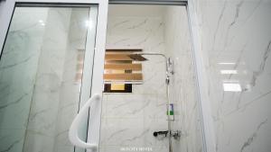 Imagen de la galería de Skycity Hotel Gh, en Otinibi