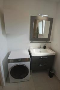 Φωτογραφία από το άλμπουμ του Appartement T3 75 m2 3 chambres, balcon, Aix les Bains σε Aix-les-Bains +30 φωτογραφίες