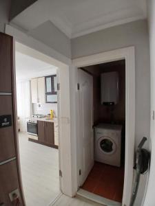 Kuchyň nebo kuchyňský kout v ubytování Sezaibulut günlük kiralık