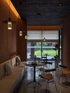 Posezení v ubytování FunGee S Hotel 张家界国家森林公园标志门欢致酒店