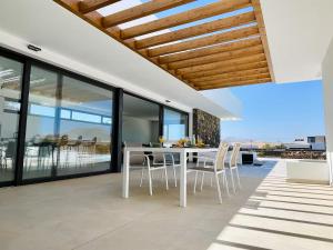 Balkón nebo terasa v ubytování Casa Horizon, piscine chauffée, Lajares